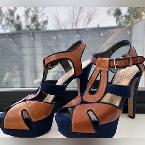 Jessica Simpson Barrett Platform in gorgeous Navy Velvet and Leather. Size 8 1/2